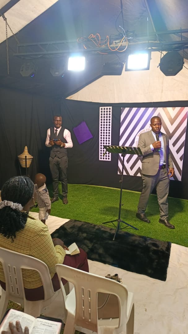 Singles Meets Marrieds